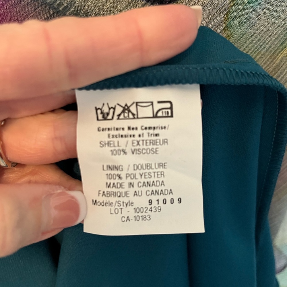 Cartise sleeveless dress with asymmetrical hem. Size 4 - Picture 9 of 15